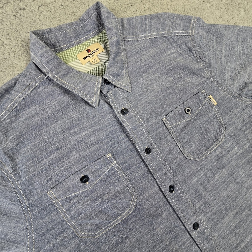 Woolrich  Shirt Mens XL Blue Chambray Casual Short Sleeve Button Up Pockets‎